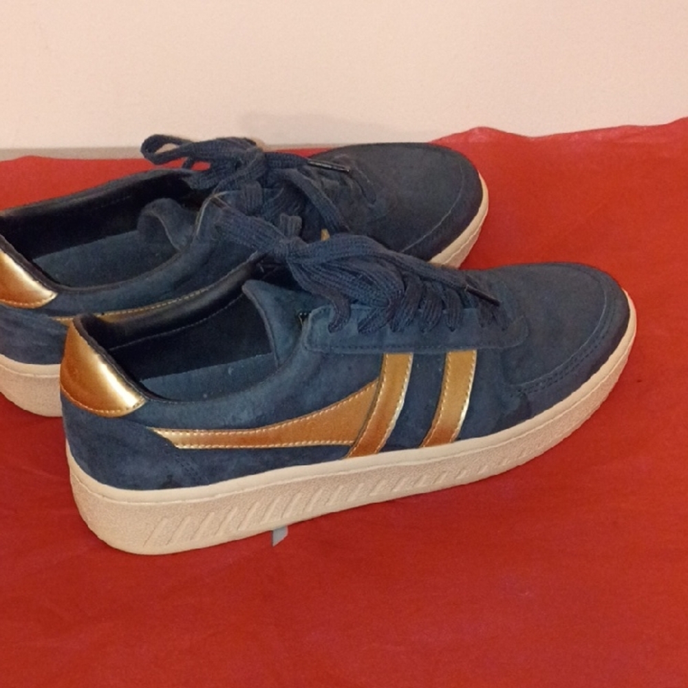 Gola Men's Sneakers in Navy and Gold